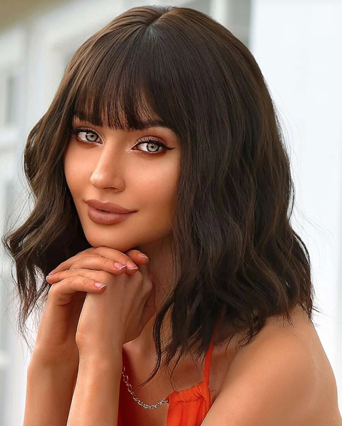 Platinum Blonde Ombre Short Body Wave Wavy Wig with Bangs